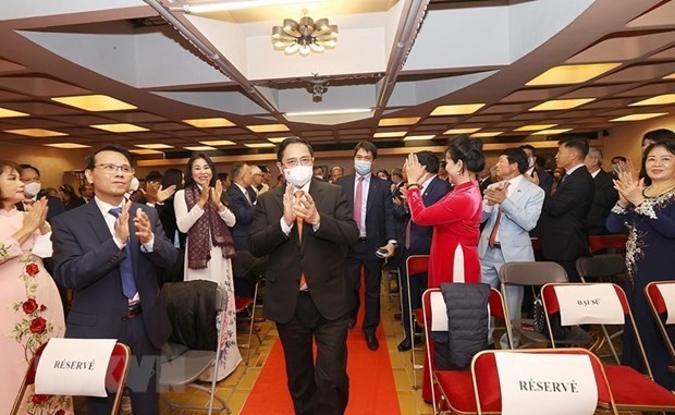 vietnamese in europe donate to homelands fight against pandemic