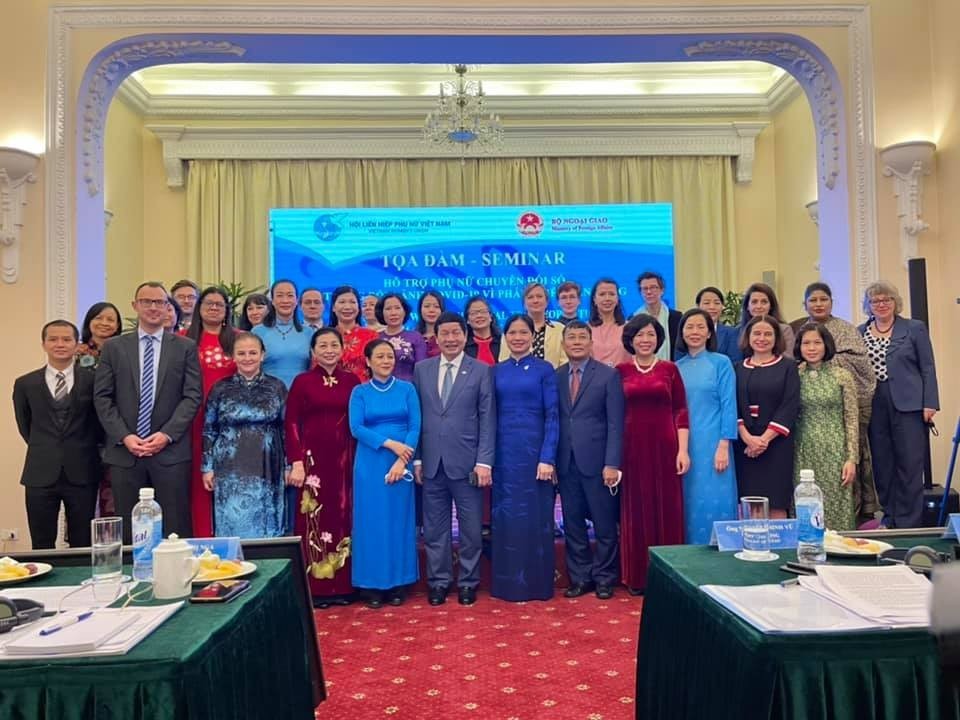 seminar held to support woman in digital transformation amid pandemic