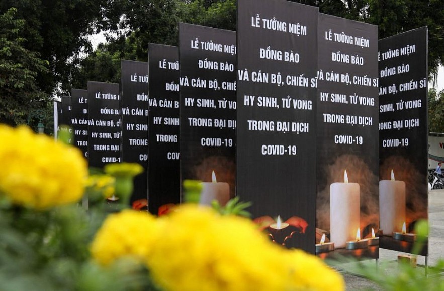 Vietnam Covid-19 Updates (Nov.19): Daily Tally Exceeds 10,000, Nearly Half in Community