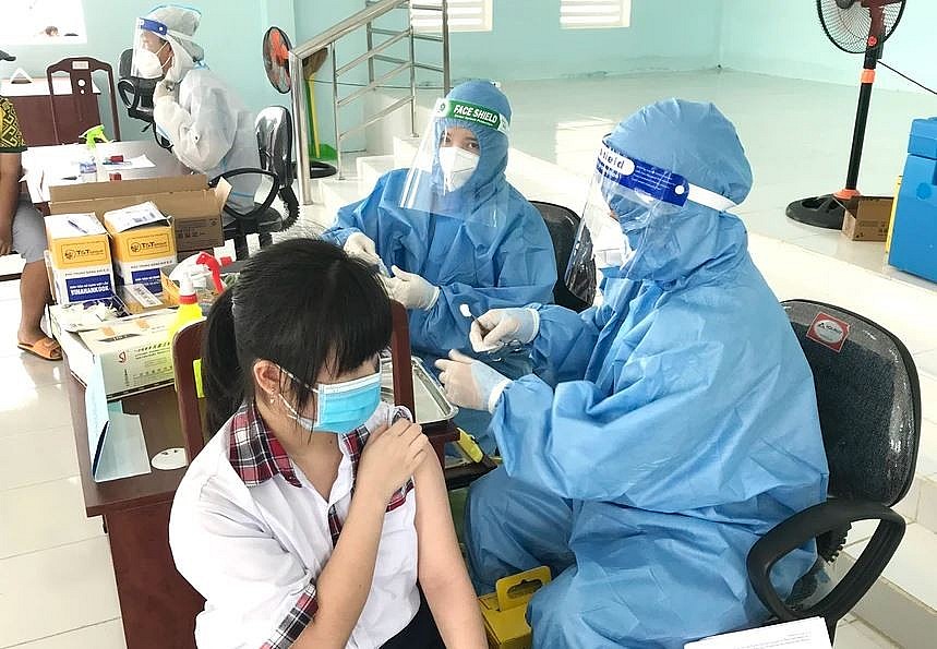 Vietnam Covid-19 Updates (Nov.19): Daily Tally Exceeds 10,000, Nearly Half in Community