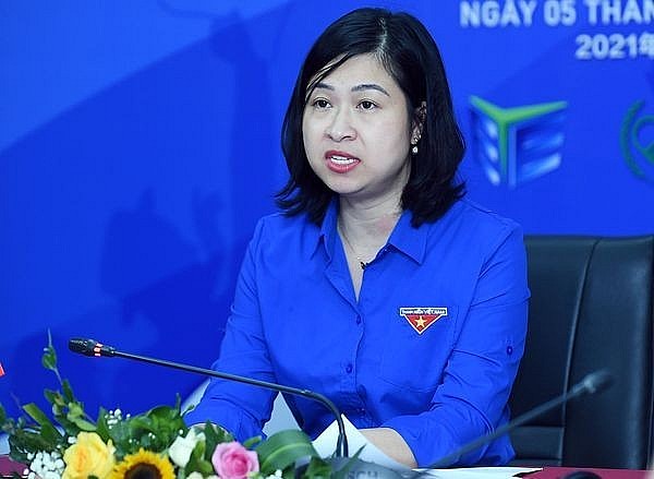 Chinese Youngsters Send 16,845 Welfare Bags to Vietnam