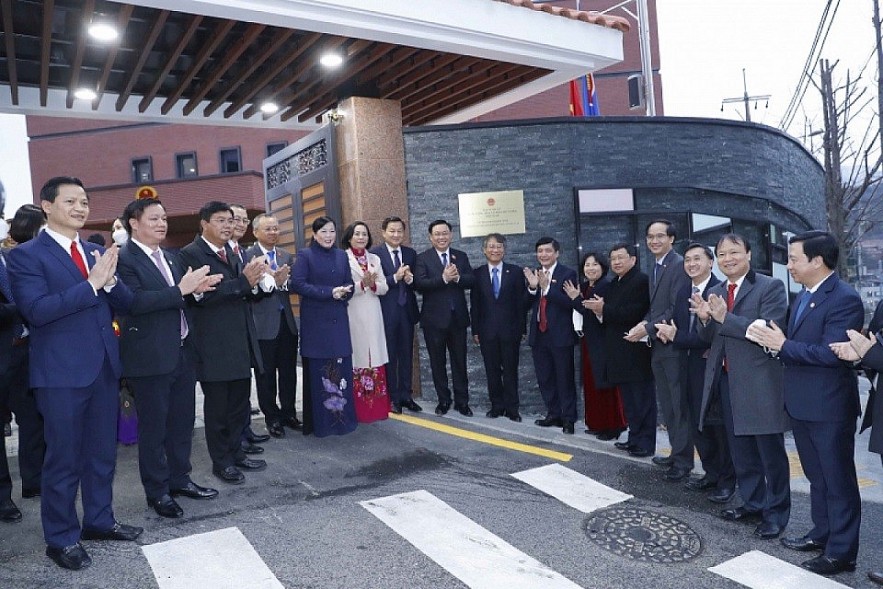 National Assembly Chairman's Busy Schedule in RoK to Boost Relations