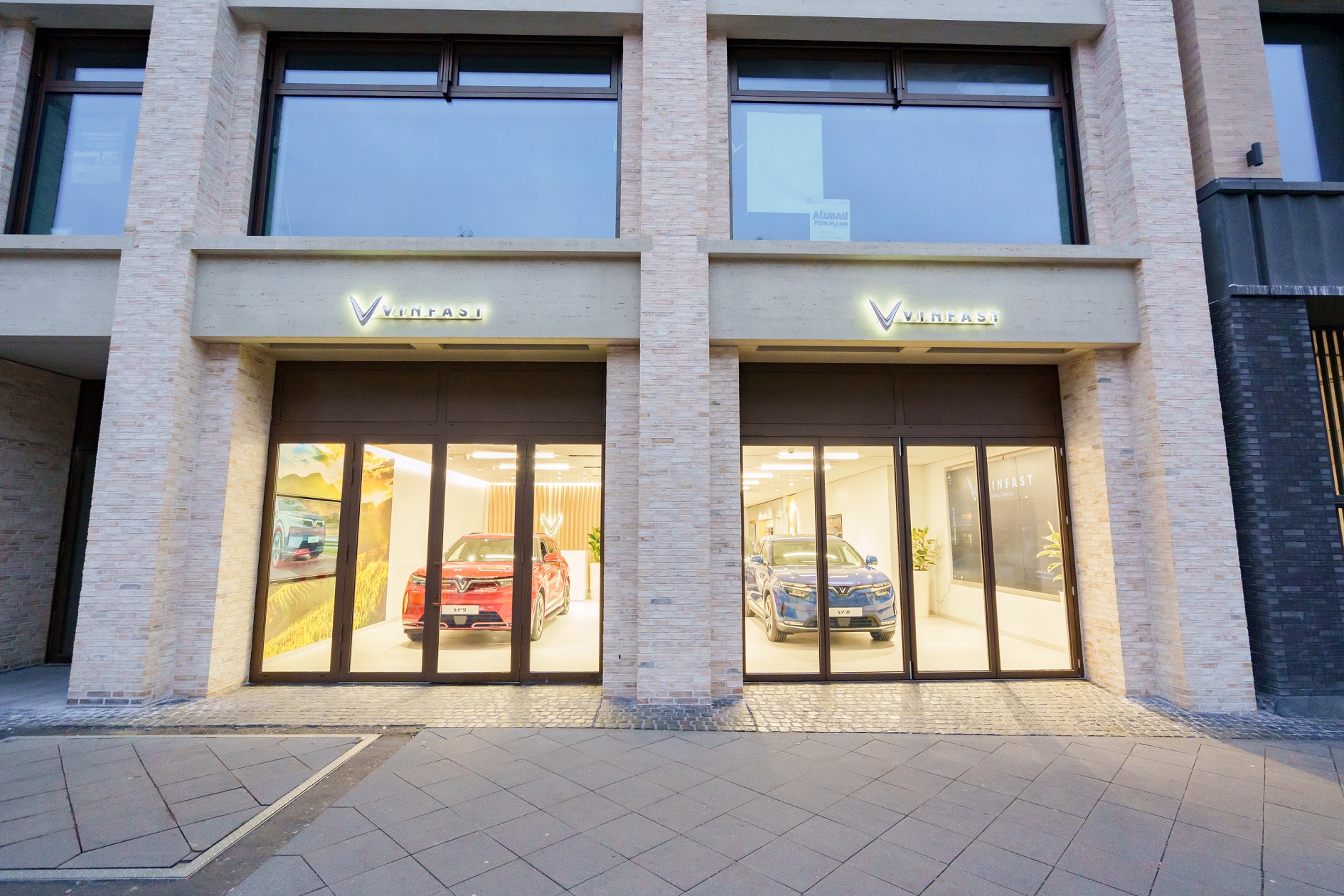 VinFast opens its first two stores in Cologne and Paris