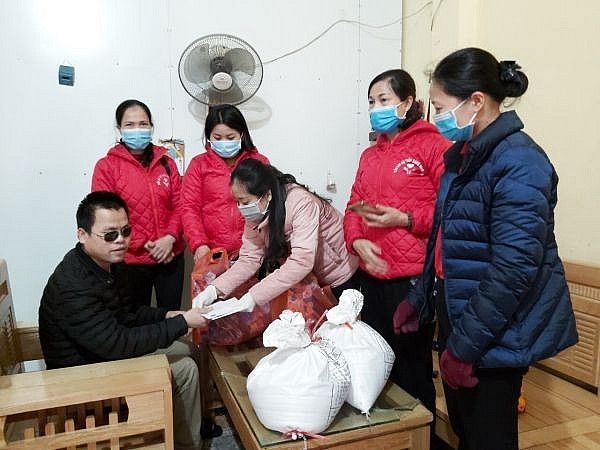Giving gifts to support people with disabilities during the COVID-19 pandemic.