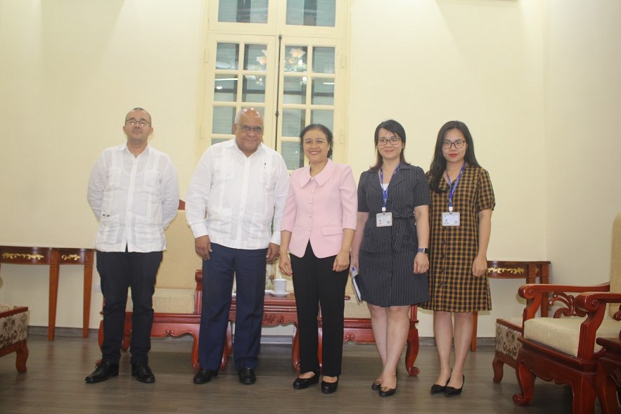 Delegates took a commemorative photo. Photo: Thanh Luan