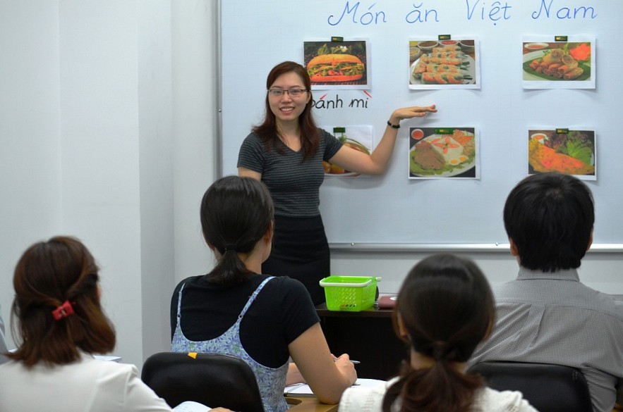 First-ever Vietnamese Course Taught in Top's World Universities