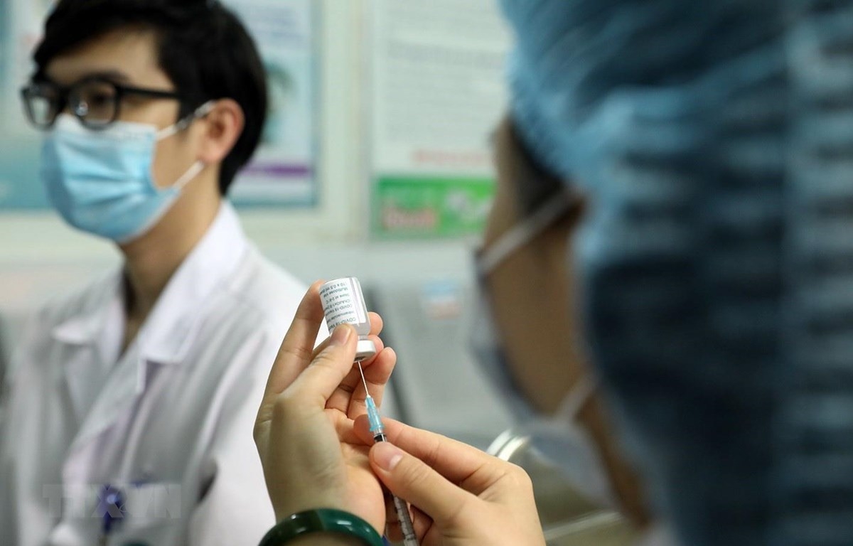 600 Vietnamese diplomats receive Covid-19 vaccine shots
