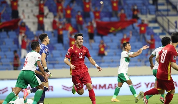 Vietnamese player Tien Linh celebrates scoring the opening goal in the 51st minute of the match (Photo: VNA)