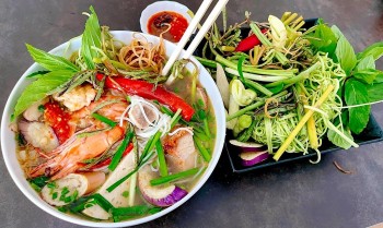 Noodles With Salt Fish Sauce Recipe Recommended By Overseas Vietnamese