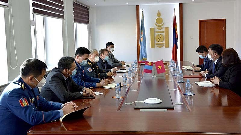 Vietnam donates 50,000 USD to help Mongolia in the fight against Covid-19