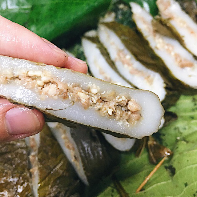 Ant egg cake - the gift of forest that can only be tasted once a year.