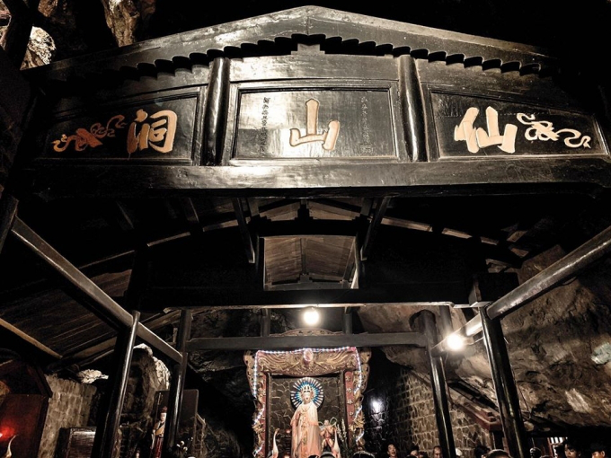 Thach Dong – The cave of legends