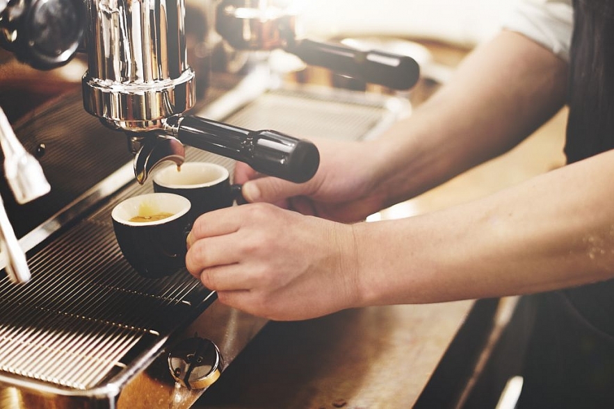 How is espresso different from phin filtered coffee?