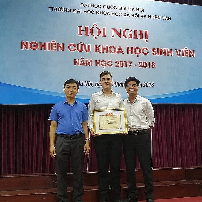 German student earns top mark for 700-page Vietnamese thesis
