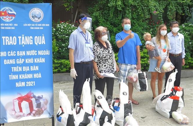 khanh hoa province provides support to foreigners struggling due to covid