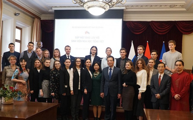 Embassy of Vietnam Holds Meeting for Vietnamese Learners in Russia