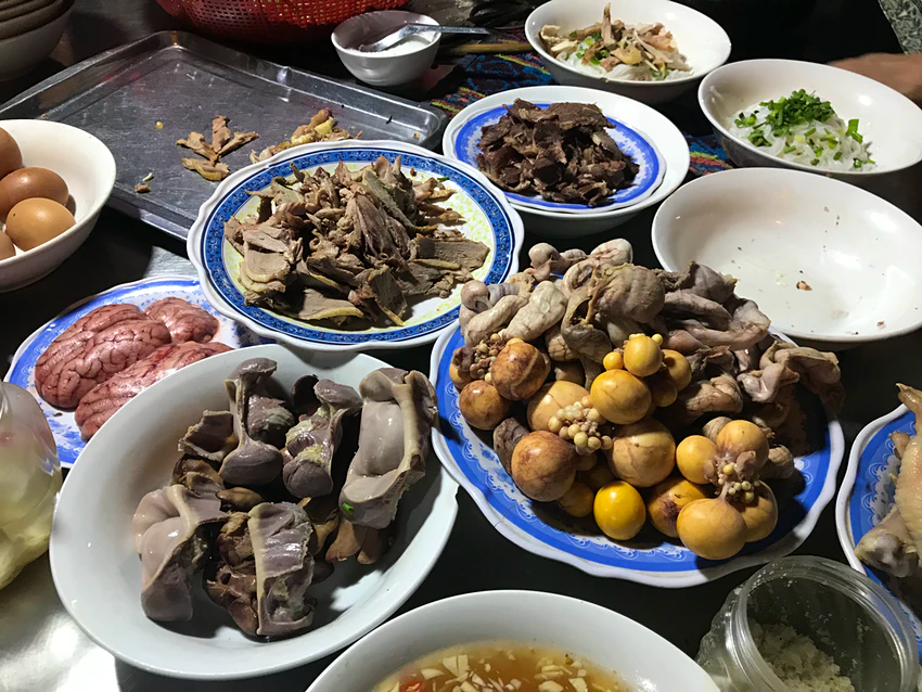 7 unusual Vietnamese food dishes amazing tourists
