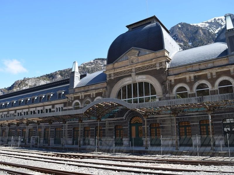 Photo:  Railway Technology