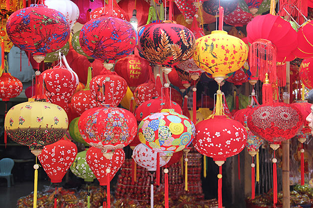 2018 traditional market on tet holiday in hanoi vietnam vacation