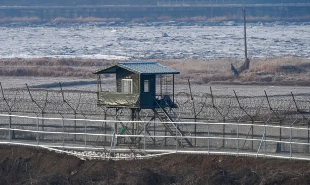 north korean defector wandered for hours around border area unnoticed
