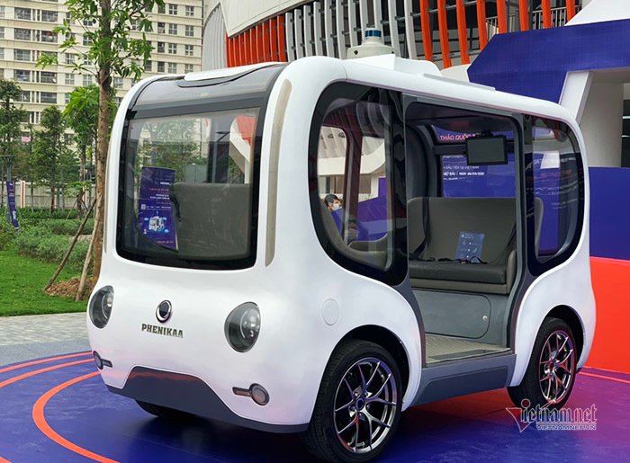 Vietnam's first introduced autonomous, smart self-driving vehicle