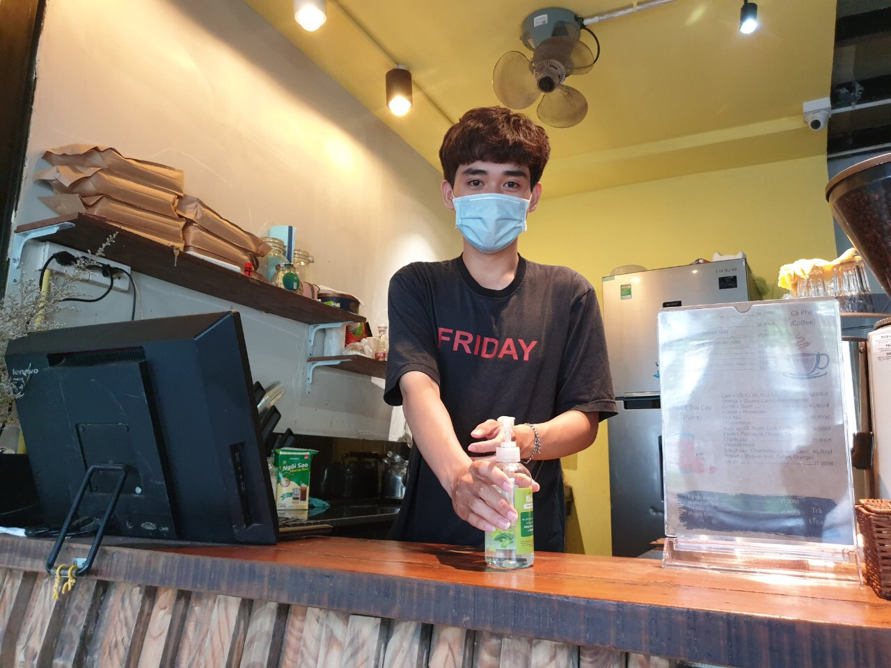 Nguyen Ho Quoc Huy (19 years old, staff at a coffee in District 11) 