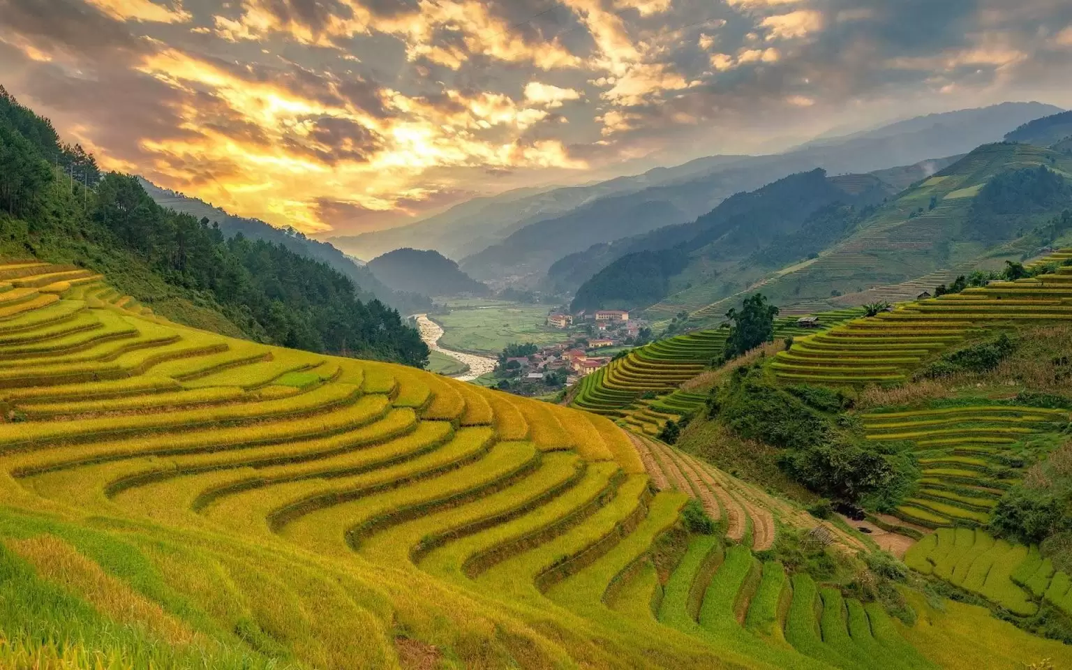 Rice terraces in Mu Cang Chai was ranked as national relic site in 2007. (Photo: Vietnamtravel) 