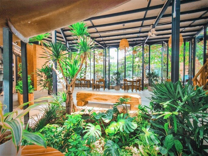 The beautiful garden cafes attracting tourists in Nha Trang