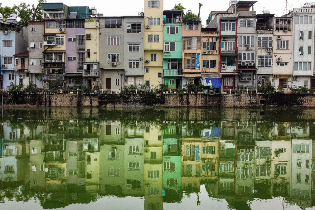 Narrow Neighborhoods: Photos of Hanoi's Tube Houses