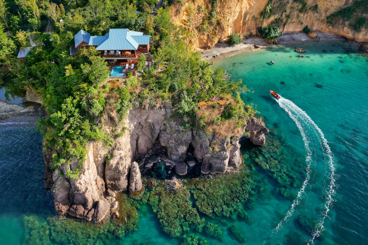 7 Most Beautiful and Attractive Clifftop Hotels In The World