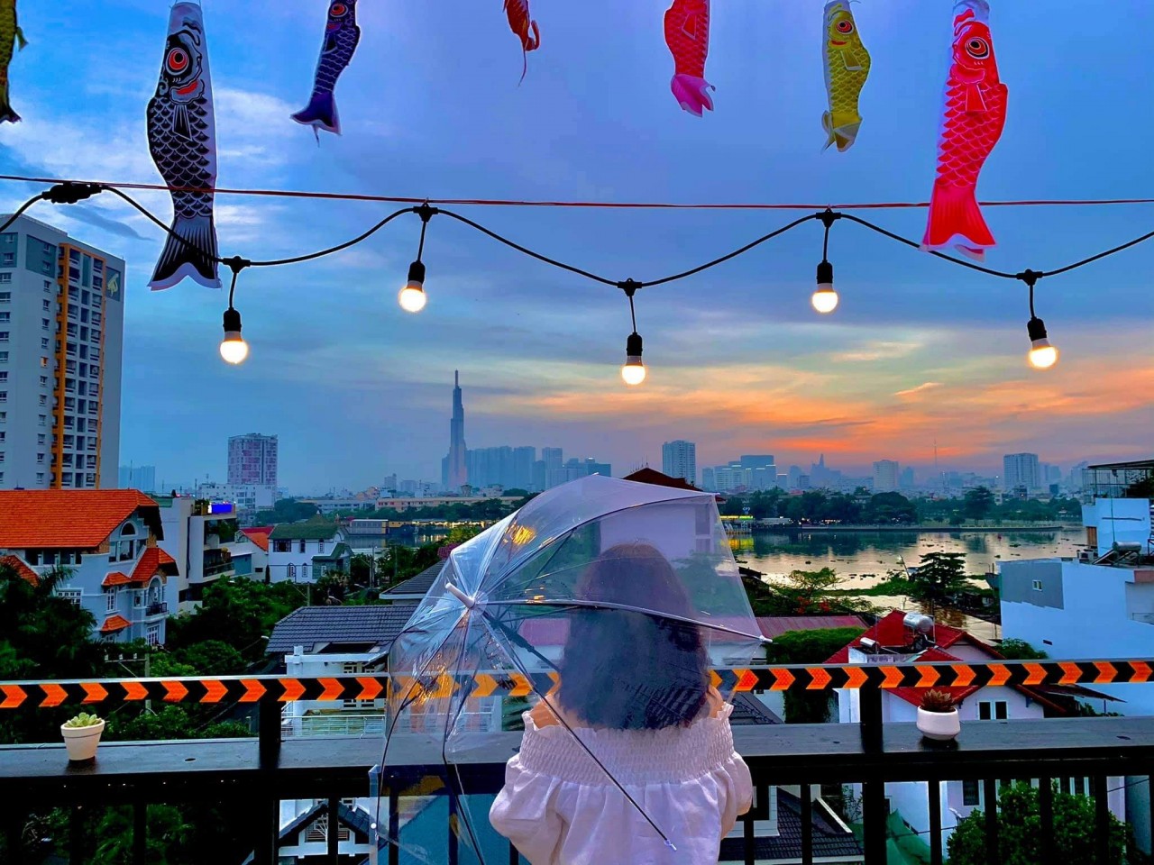 4 Beautiful Rooftop Cafes for Sunset Lovers