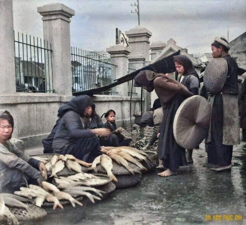 photographs of vietnams lunar new year in hanoi in the 1920s