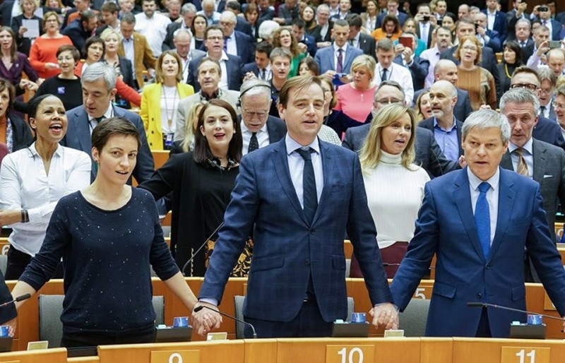 European Parliament gives final approval to Brexit deal