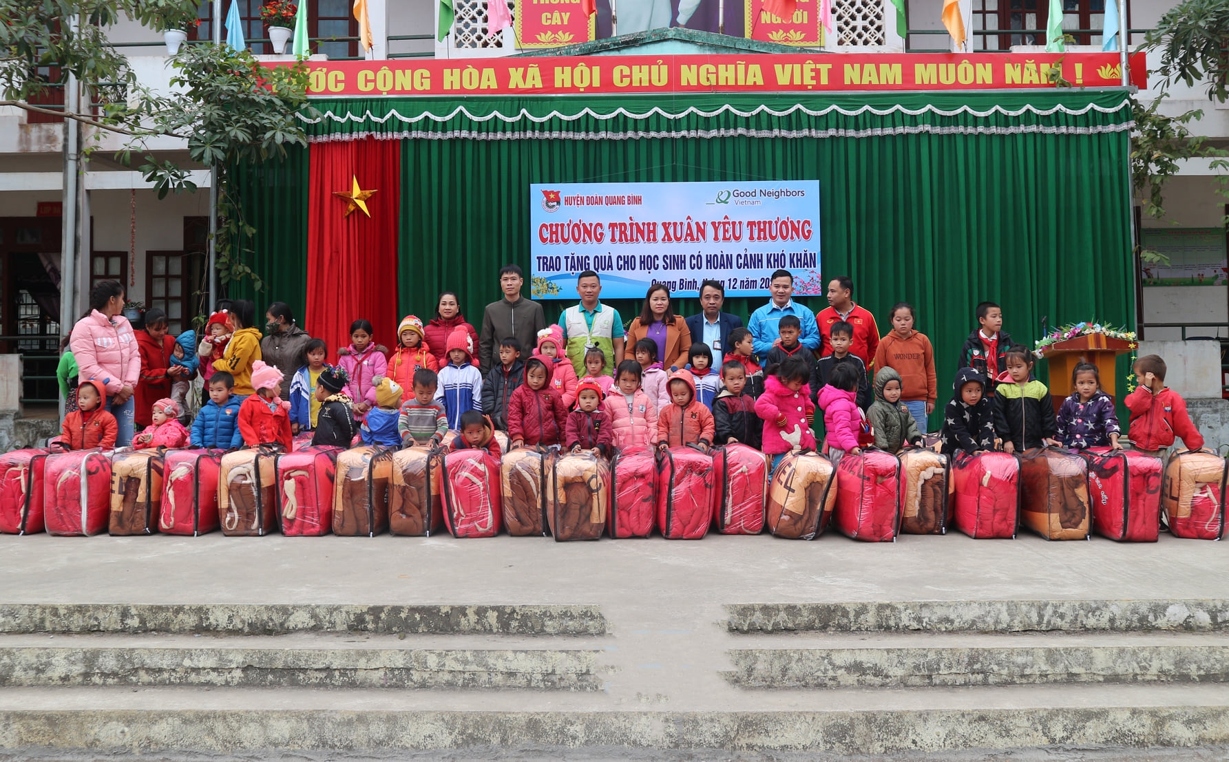 Blankets given to needy children before cold spell sets in