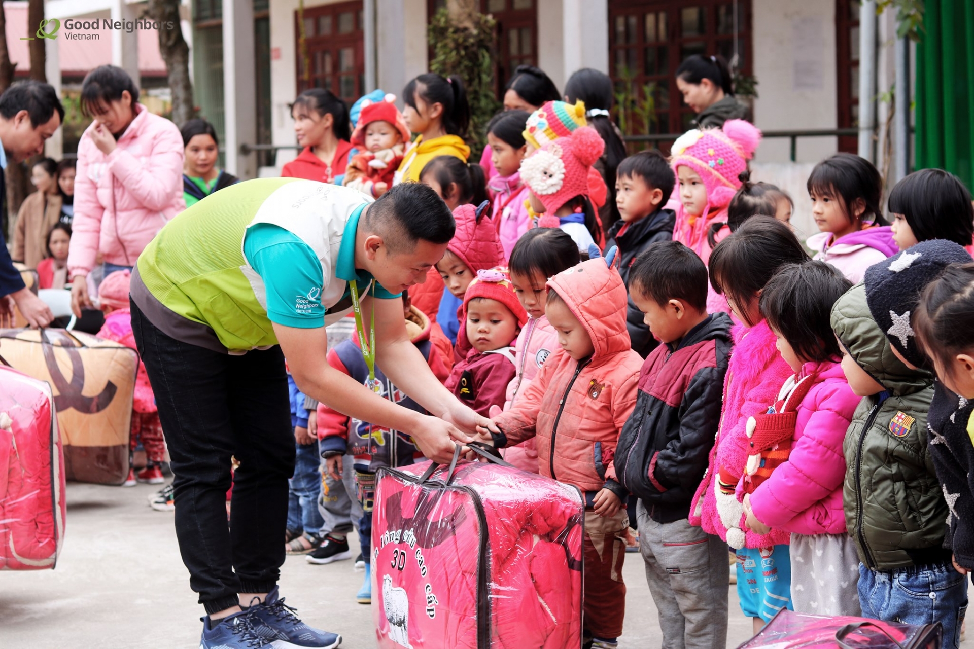 Blankets given to needy children before cold spell sets in