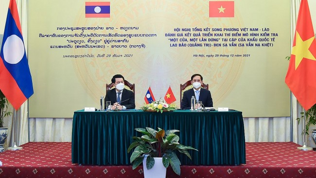 Vietnam, Laos Enhance Cooperation in Managing Border Gates