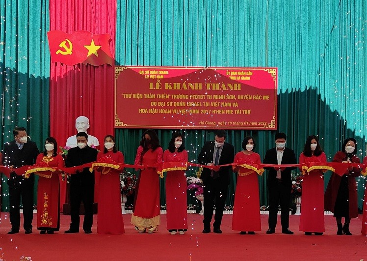 Israeli Embassy Gifts Ha Giang 2 Libraries