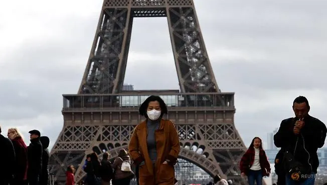 france announces first covid 19 death health minister