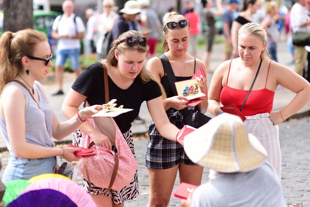 vietnam remains safe for tourists despite coronavirus tourism authority