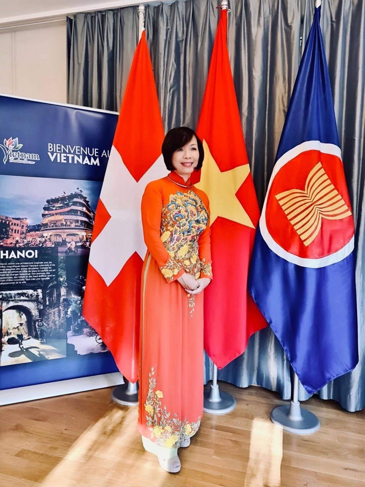 Dutch university holds webinar on Vietnam