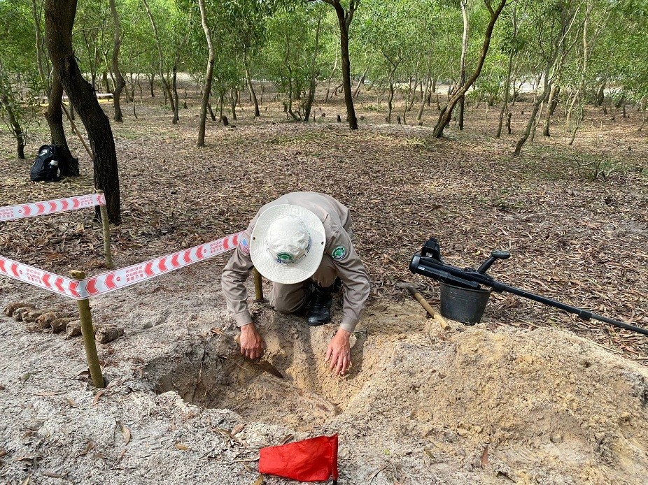 Quang Tri: Cache of More Than 30 UXOs Discovered