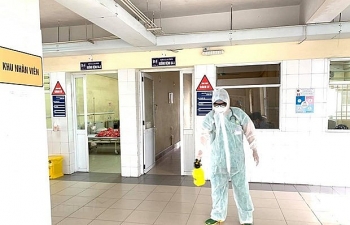 Vietnam reports five new COVID-19 infections as entry of foreigners halted