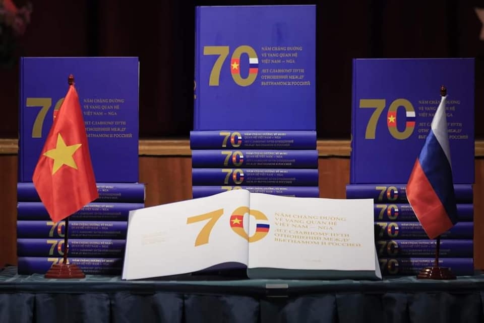 Embassy debuts photo book on 70 year vietnam-russia ties