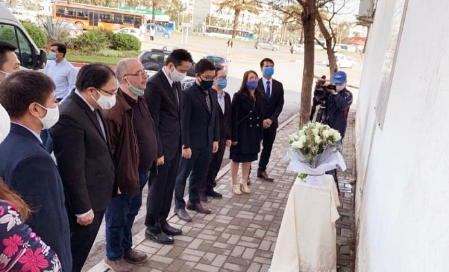 Vietnamese embassy pays tribute to 15 fallen Algerian journalists