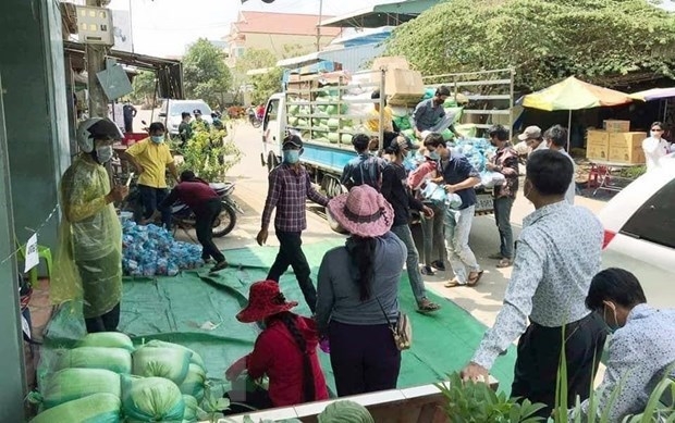 Over 14 tonnes of rice delivered to Vietnamese Cambodians under quarantine