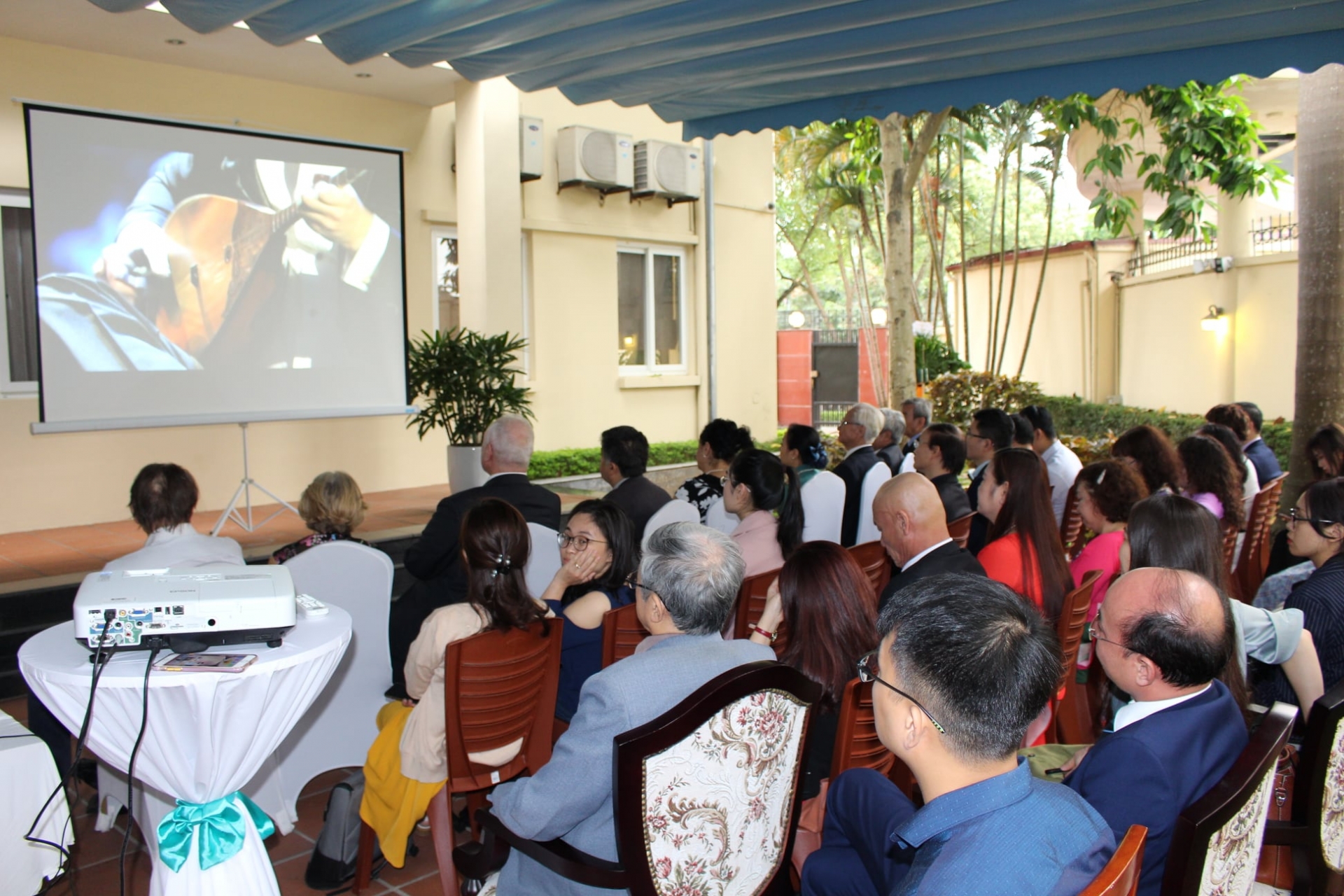 Vietnamese translators awarded Certificates of Merit from Kazakhstan ministry