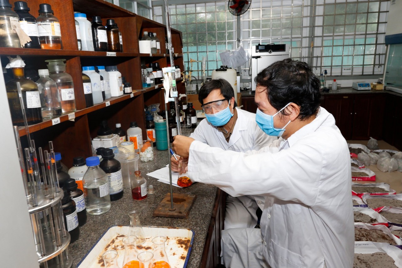 Norway Helps Detect Explosive Pollutants in Vietnam's Soil