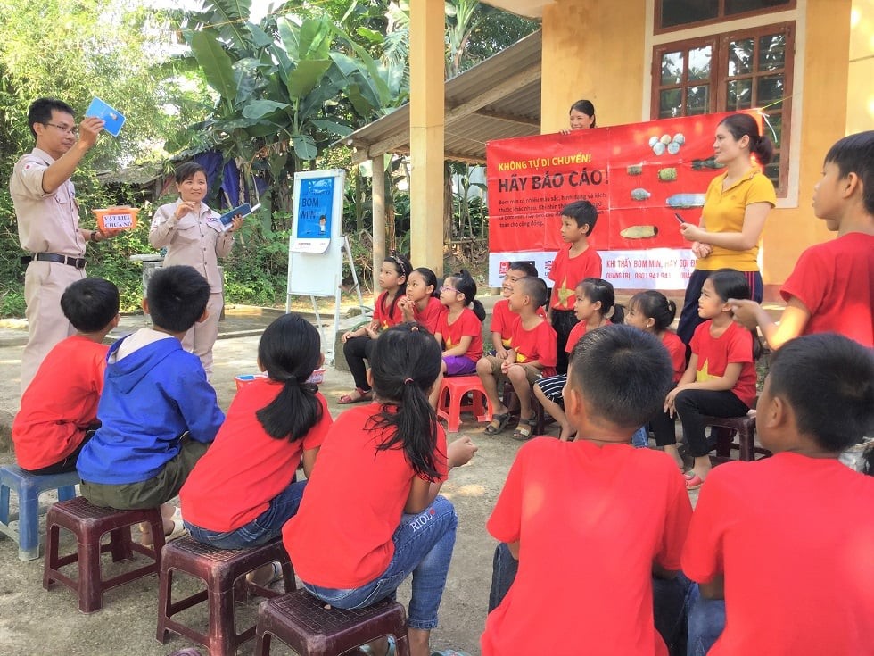 Japan Finances Mine Clearance in Quang Binh