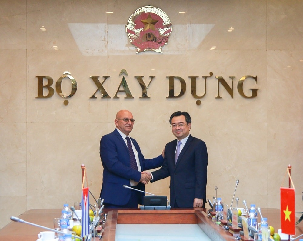 Cuban Minister of Construction Visits Vietnam