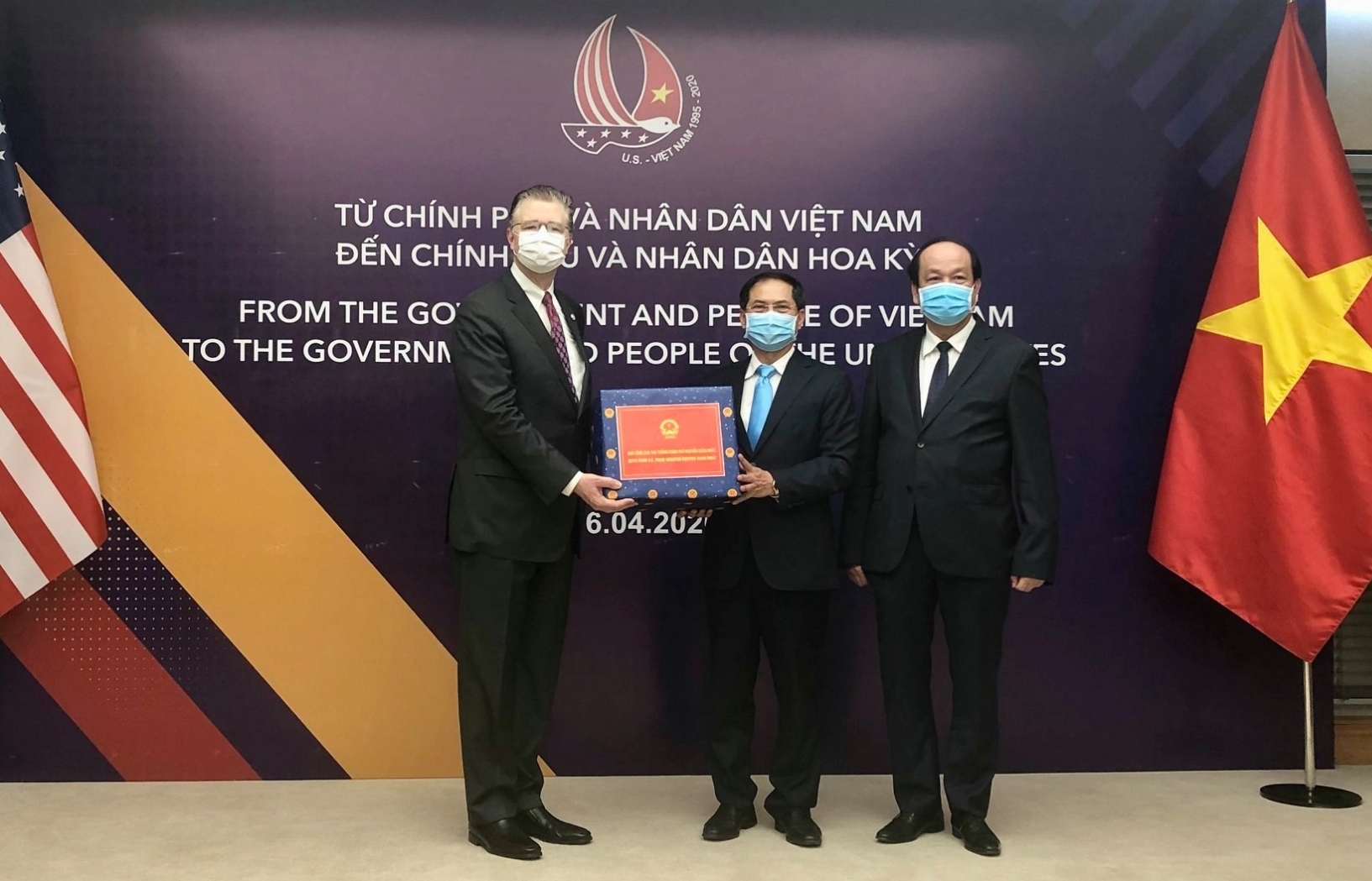 vietnam medical supplies for covid 19 fight presented to us japan russia